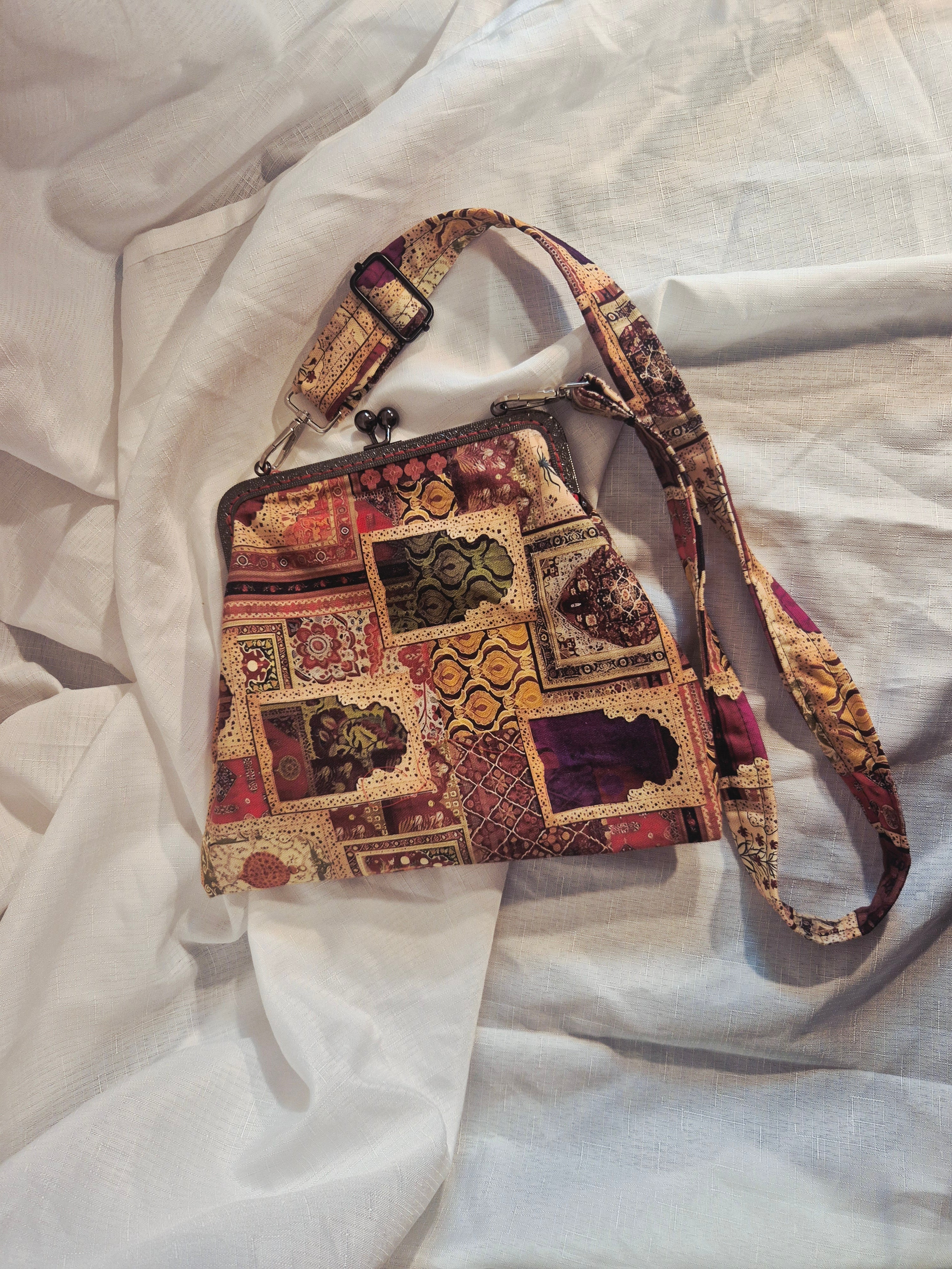 Patchwork Kiss Clasp Crossbody Bag