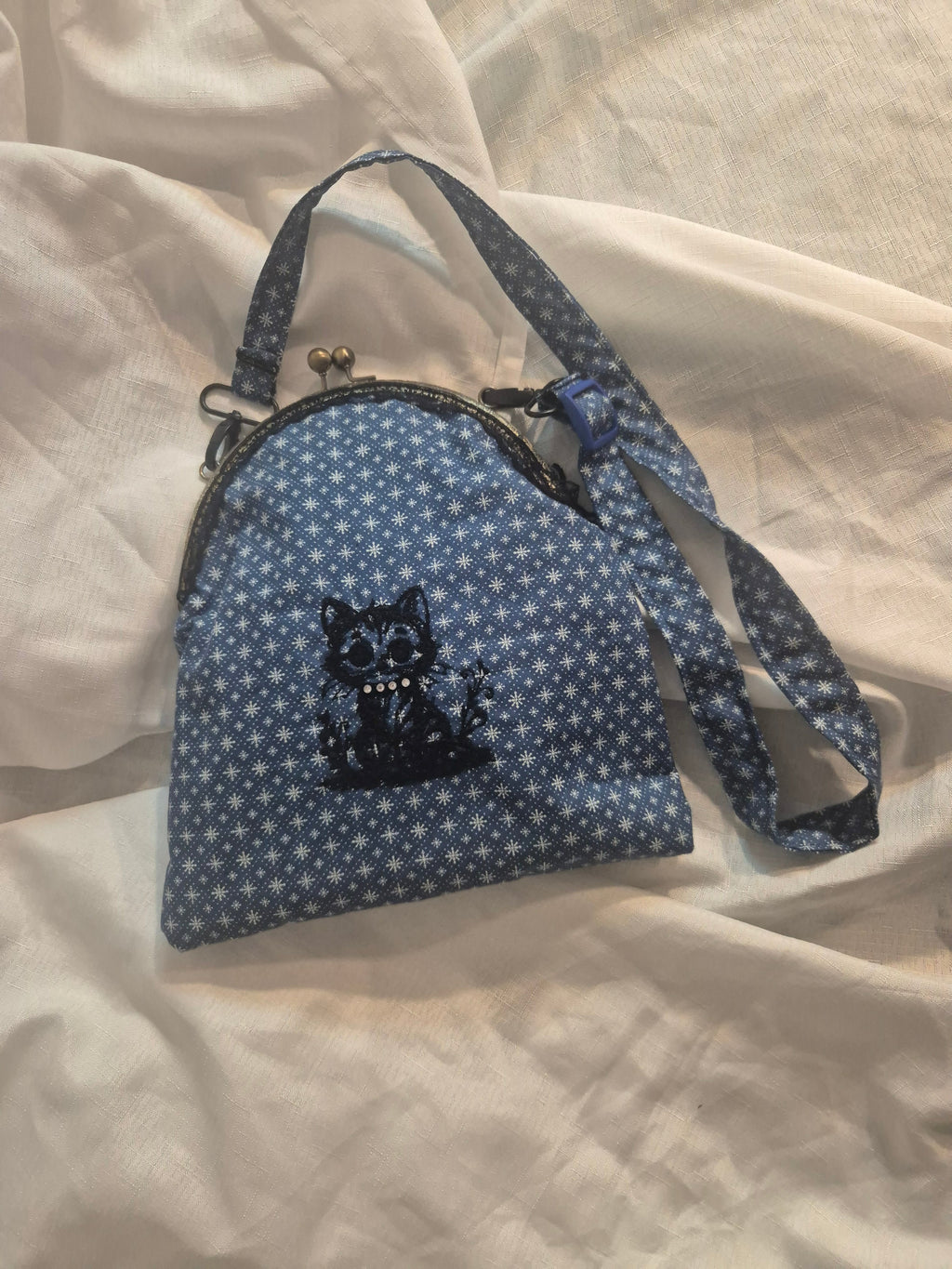Midnight Cat Kiss-Clasp Bag