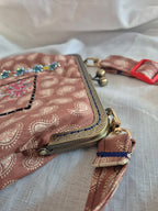 Kiss Clasp Bag
